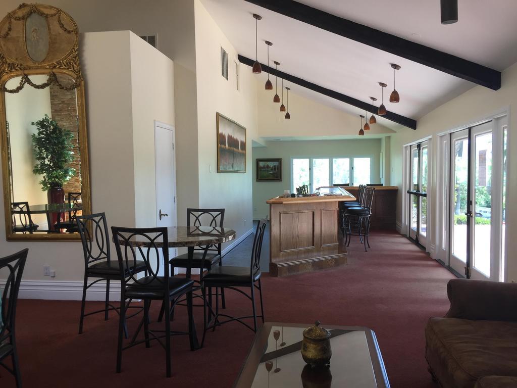 Tuscany Hills Retreat Escondido Exterior photo