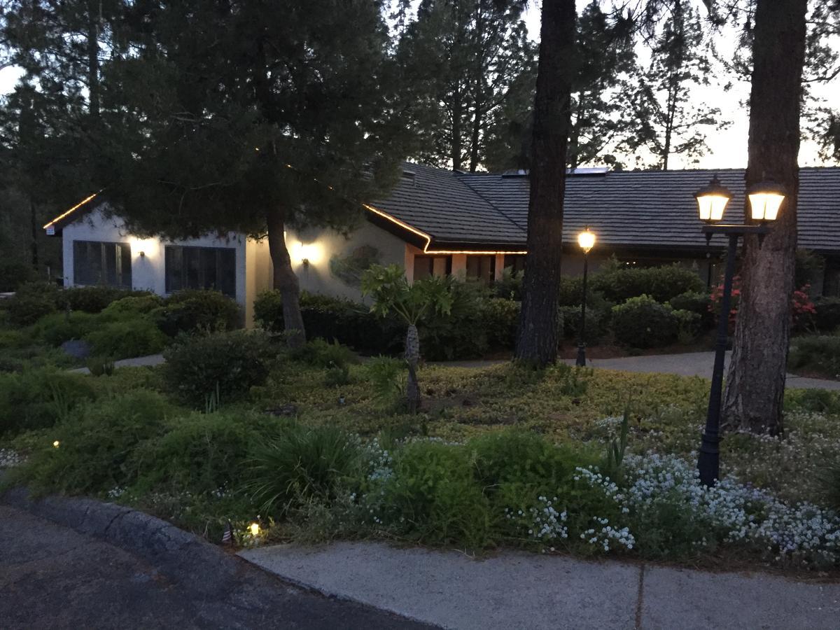 Tuscany Hills Retreat Escondido Exterior photo
