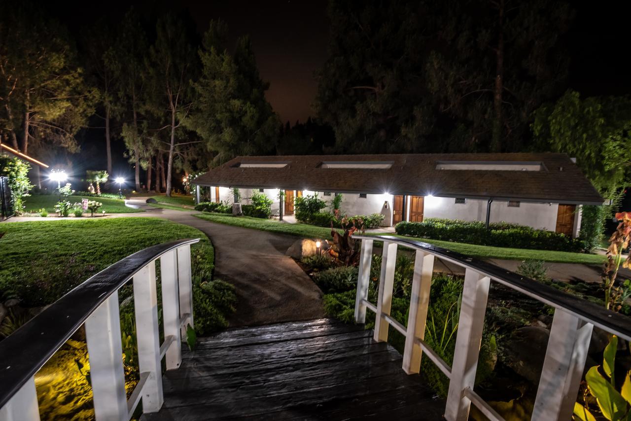 Tuscany Hills Retreat Escondido Exterior photo