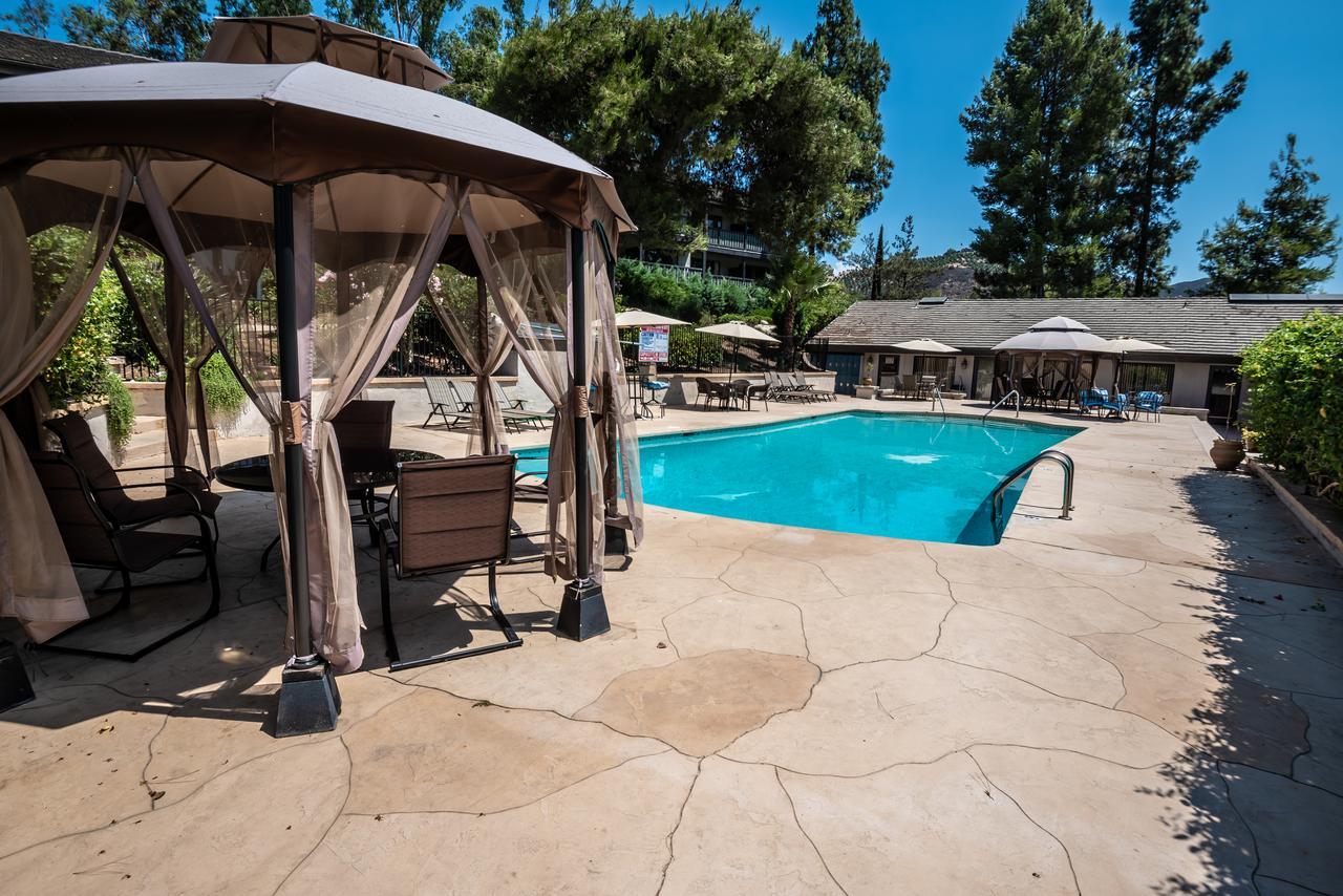 Tuscany Hills Retreat Escondido Exterior photo