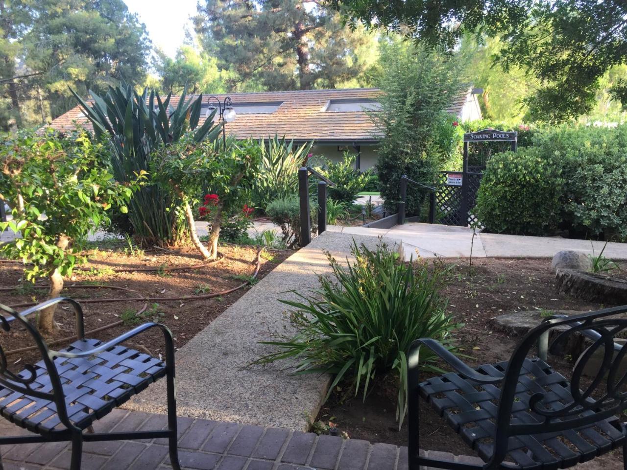 Tuscany Hills Retreat Escondido Exterior photo
